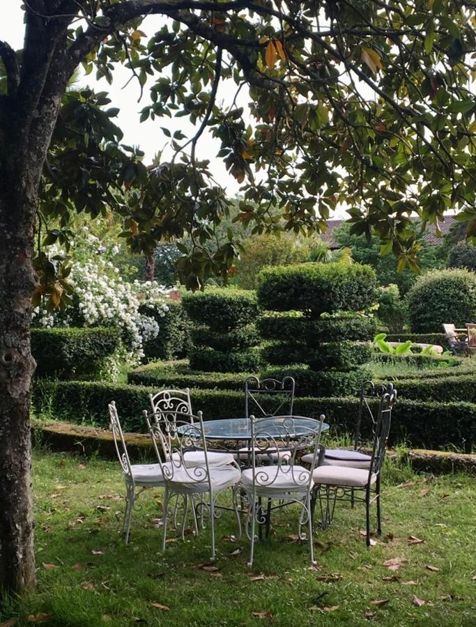 Domaine de Ménerque - petit château avec piscine Lisle-sur-Tarn Esterno foto