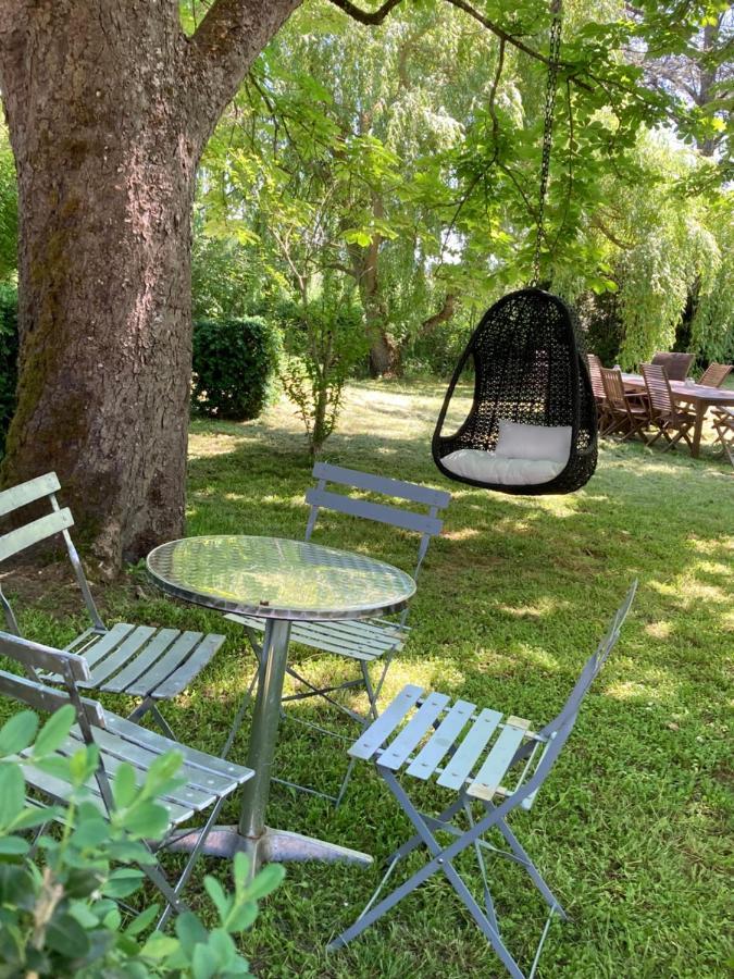 Domaine de Ménerque - petit château avec piscine Lisle-sur-Tarn Esterno foto